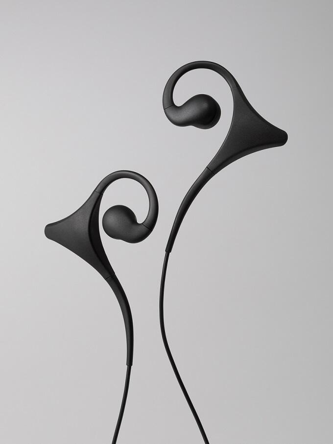 VIK_earphone1.jpg