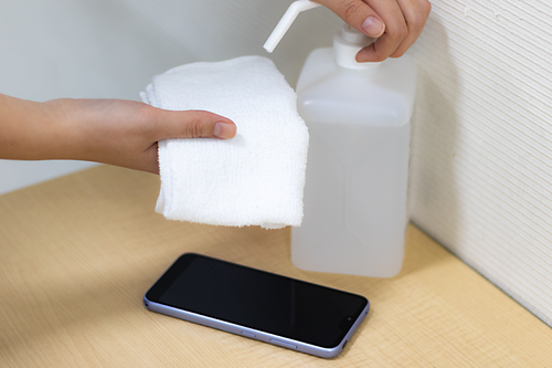 スマホを清潔に保つ！ 京セラ製スマートフォンのお手入れ方法