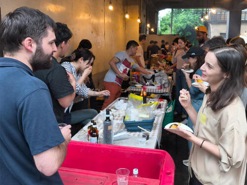 世界と乾杯！ 「おいしい！」でつながる交流会