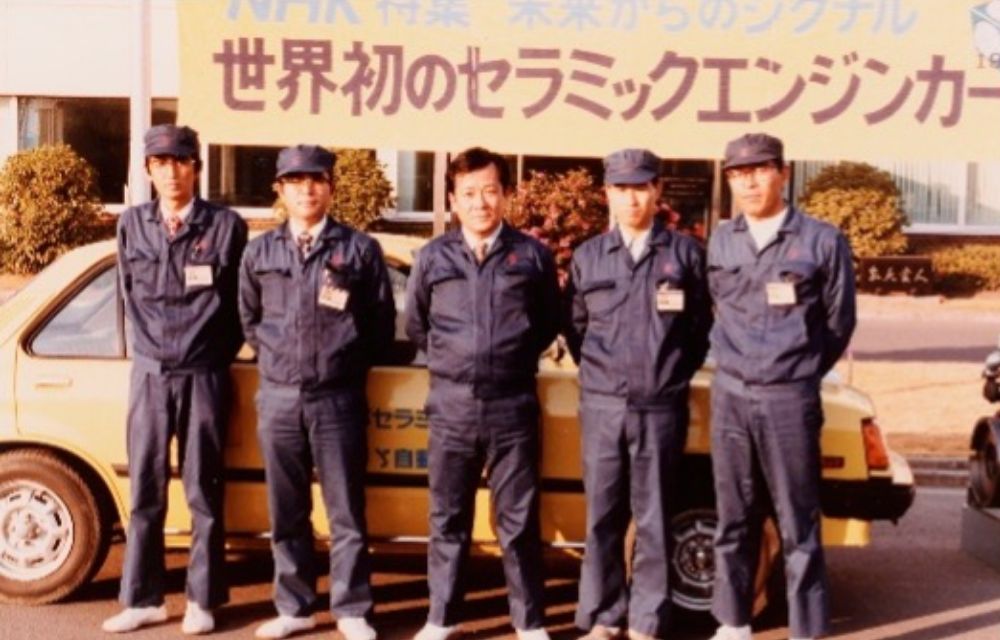 NHKからの取材時。セラミックエンジンの開発メンバー