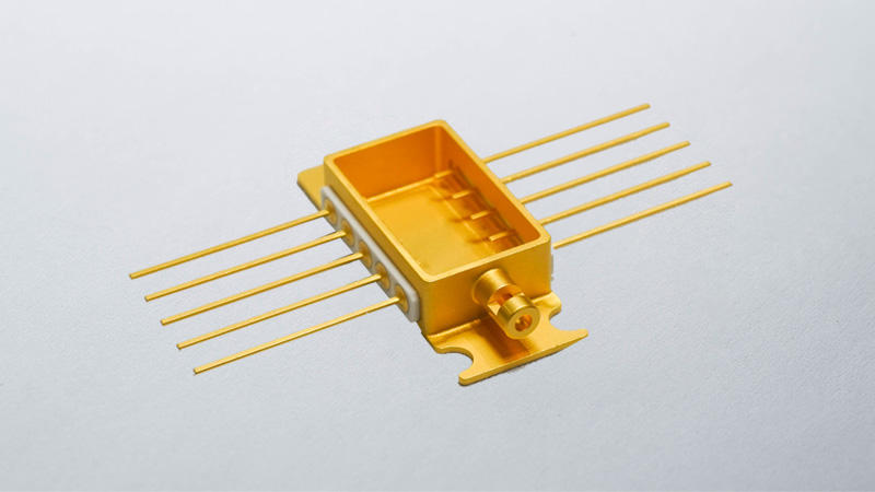 Pump Laser用パッケージ