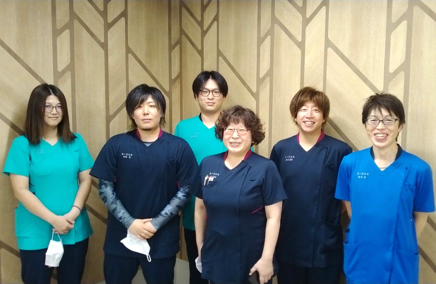 事務作業や情報共有をスマホ1台に集約。
