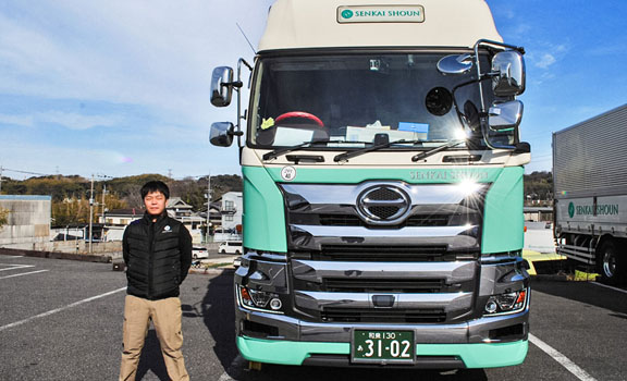 TORQUE® G03 導入事例 泉海商運株式会社様 トラックドライバー