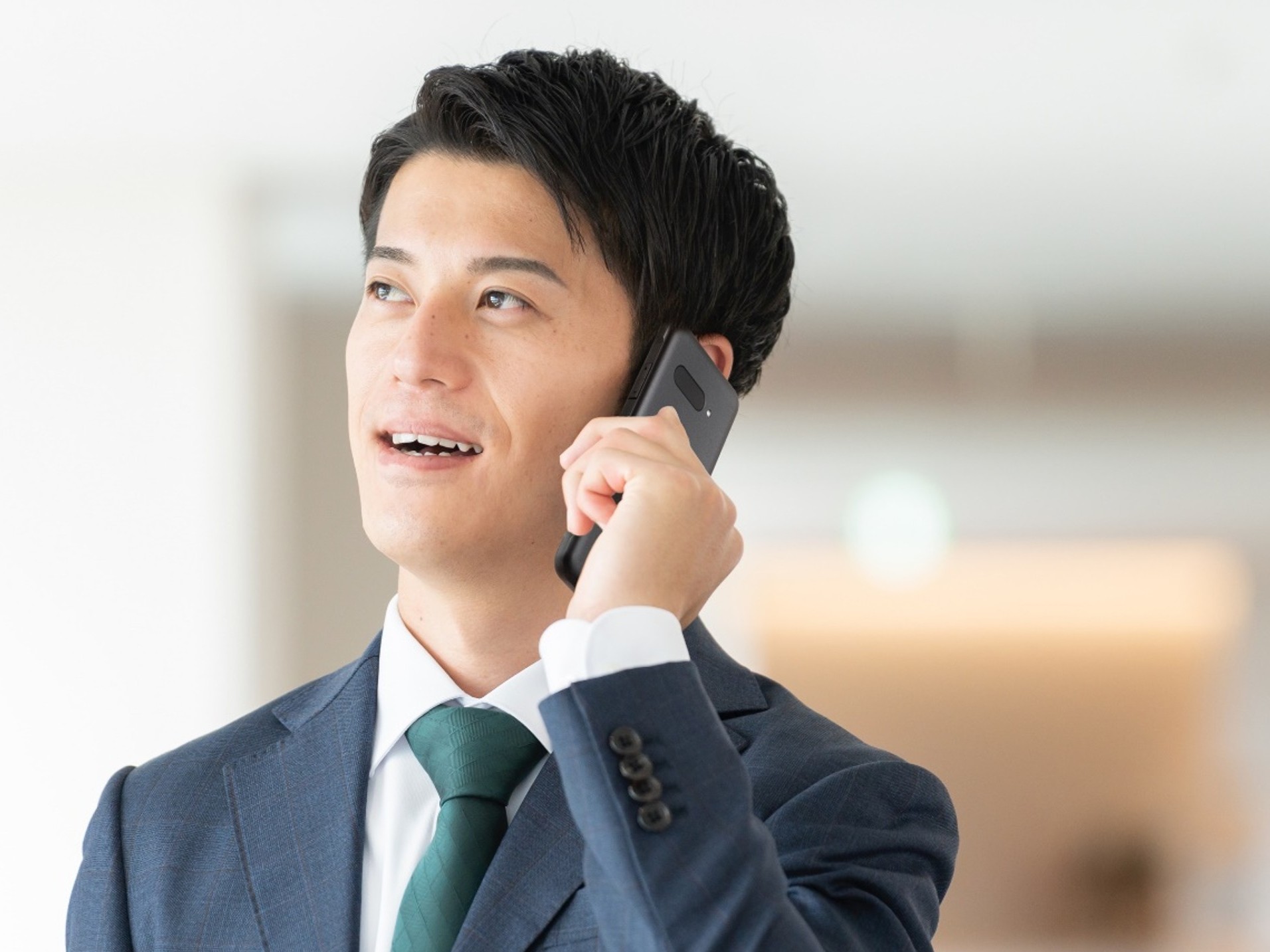 構内PHSの代替機はこれ！法人スマホ「SIMフリーモデル」と「Wi-Fi®モデル」を比較