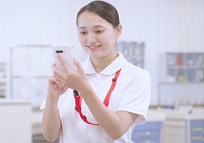 ロングストラップ装着時の使用イメージ