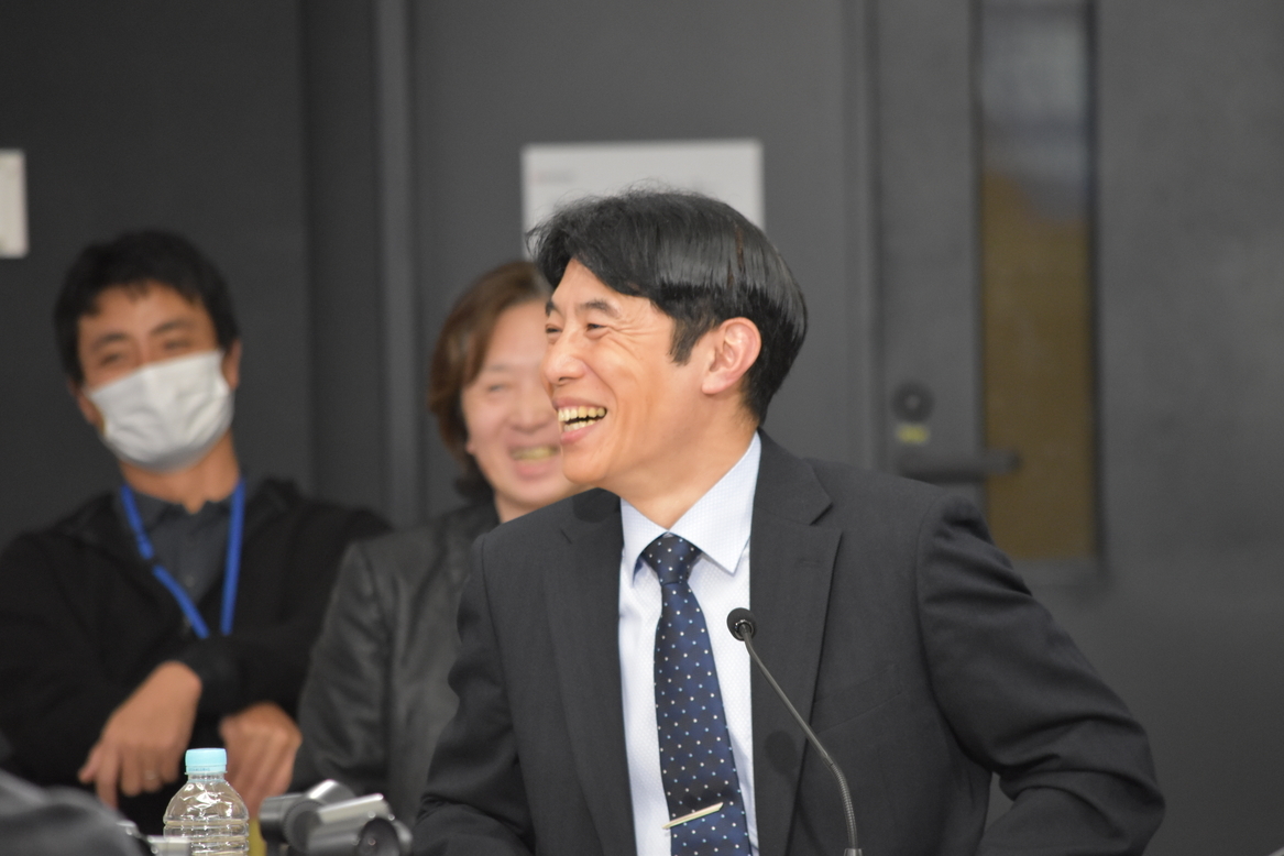 志津雅啓氏