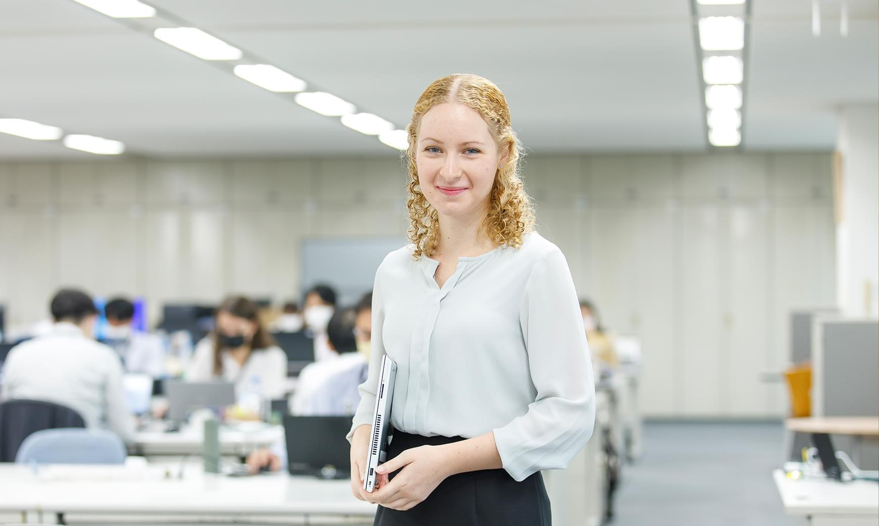 写真 : 社員紹介ビジュアル