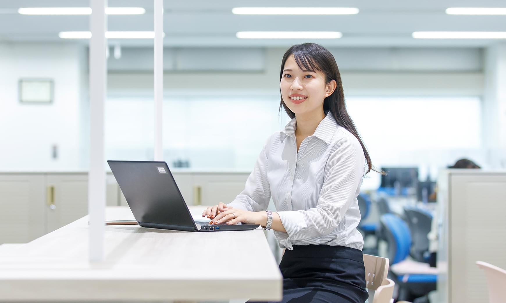 写真 : 社員紹介ビジュアル