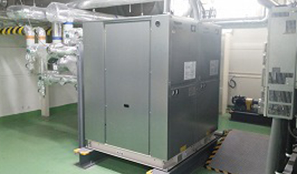 画像:排熱回収チラー(山形東根工場)