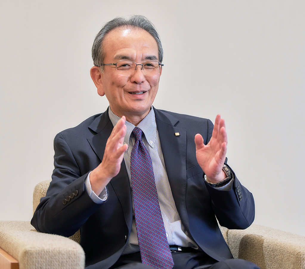 画像：代表取締役社長 谷本秀夫