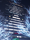 画像：ビルの灯りを利用したクリスマスツリー