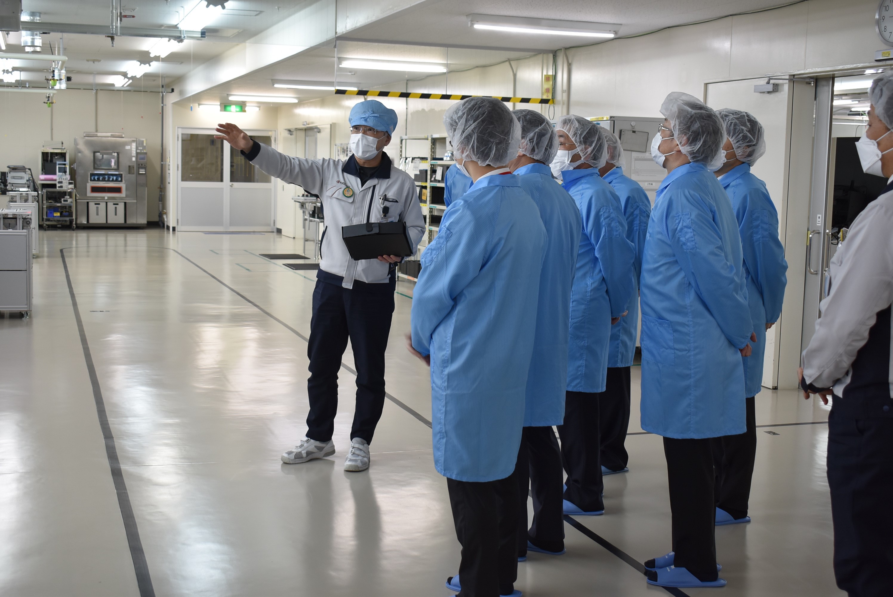 画像：北海道北見工場での報告会の様子（2021年3月実施）